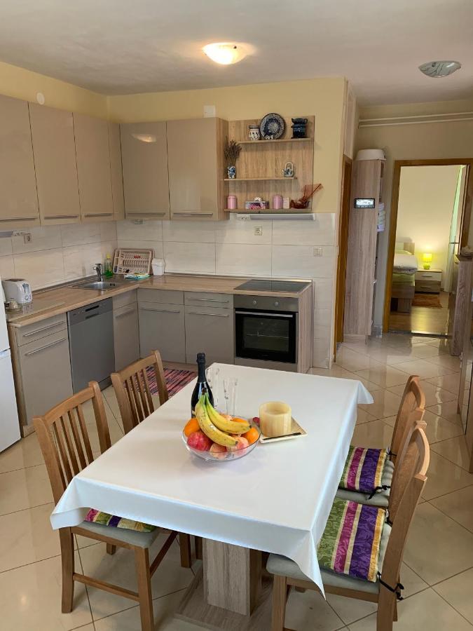 Apartment "Onkel" ชิเบนิก ภายนอก รูปภาพ