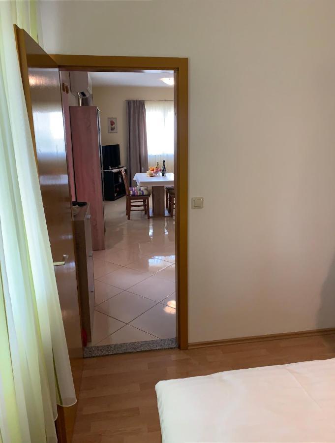 Apartment "Onkel" ชิเบนิก ภายนอก รูปภาพ
